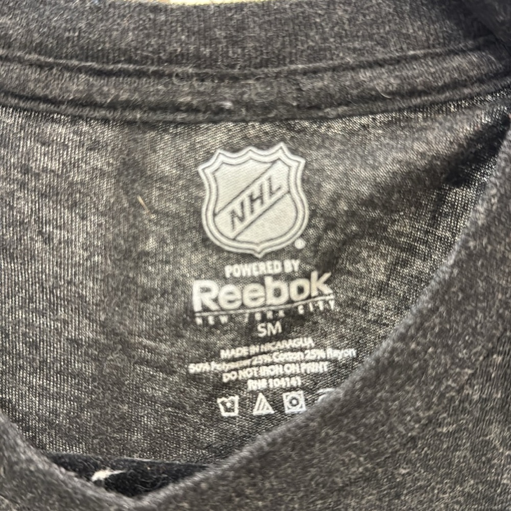 Reebok tee - Picture 3 of 4